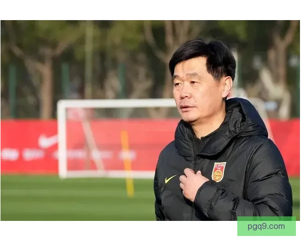 国足集训封闭三点一线教练组每日短会加视频课提效强化备战节奏